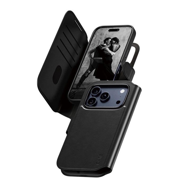 Husa pentru iPhone 17 Pro - PanzerGlass® CARE Feature MagSafe Case Tango Two-in-One Wallet - Black